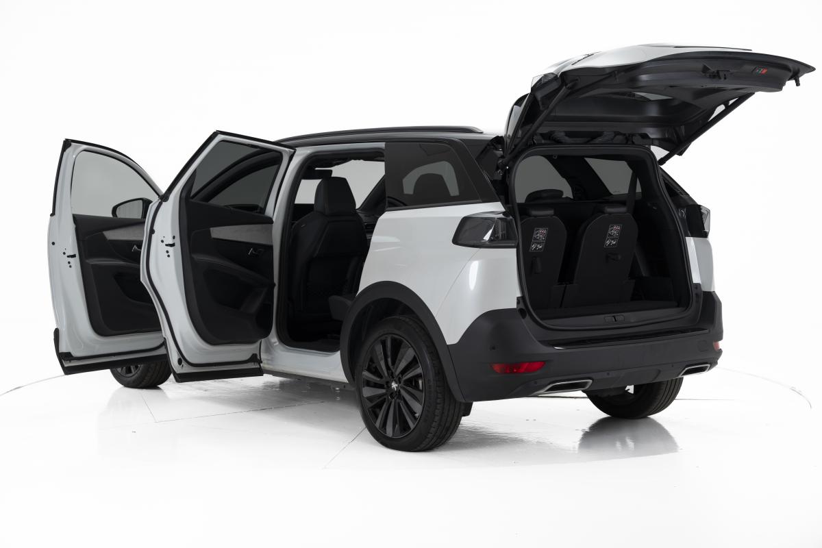 peugeot-5008-2023-diesel-1499cc