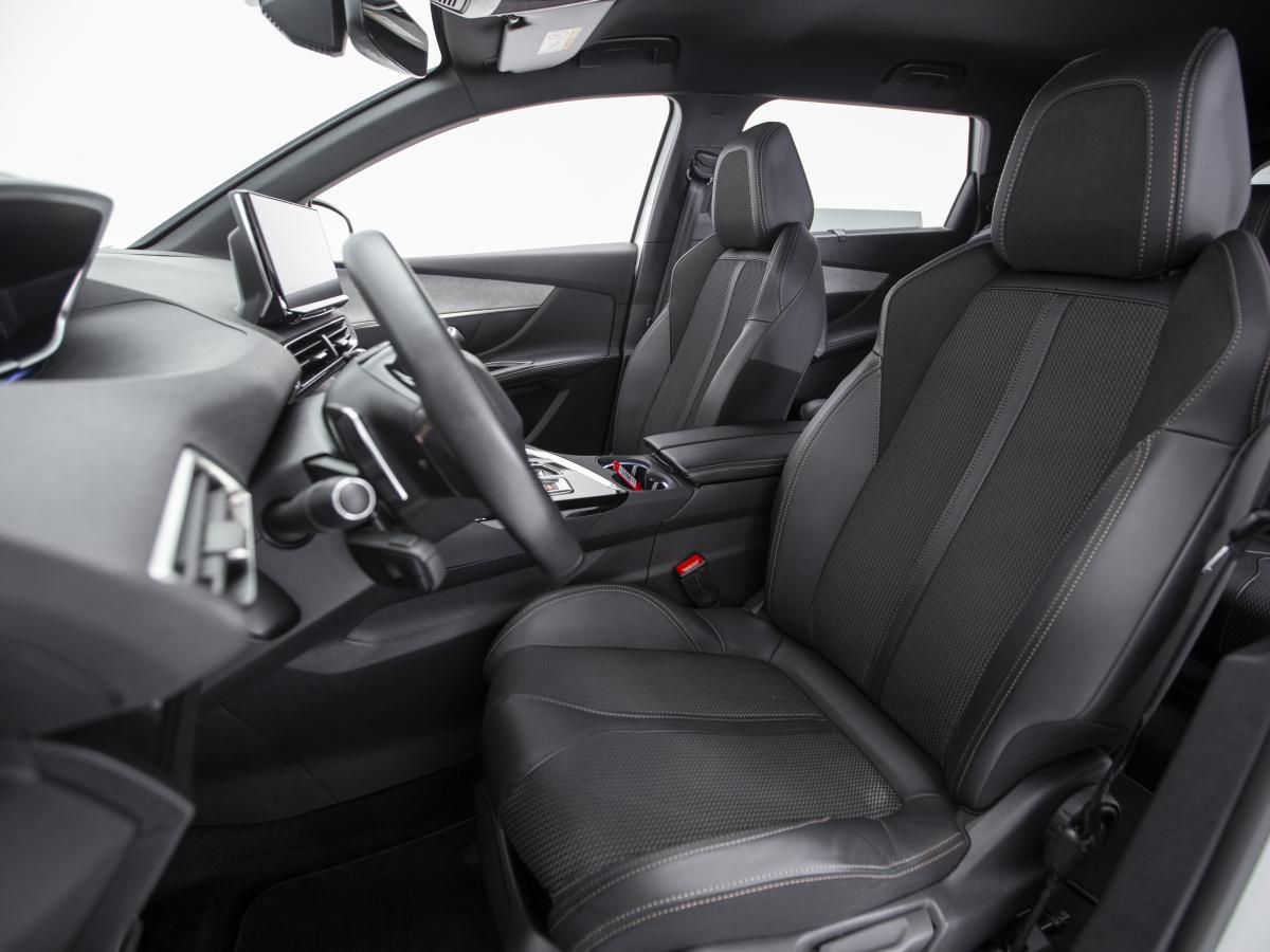peugeot-5008-2023-diesel-1499cc