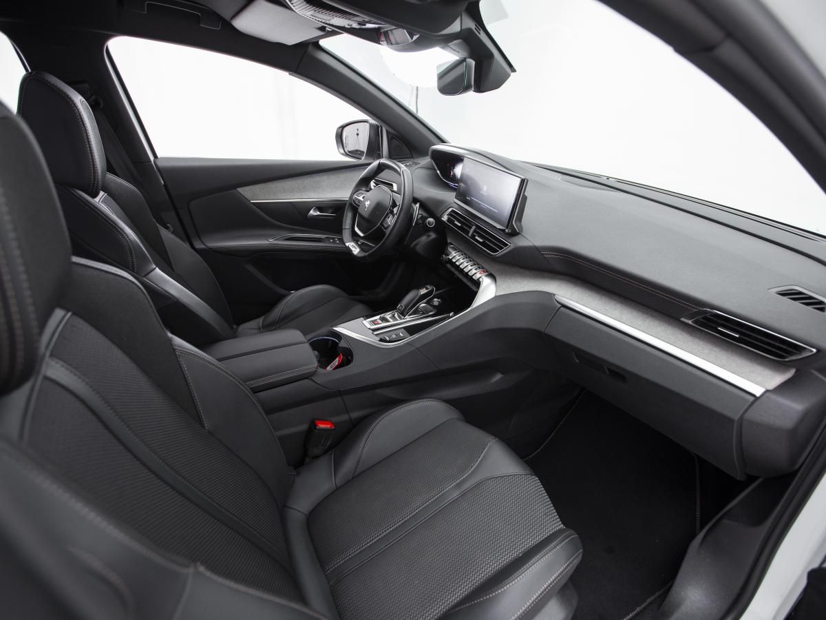 peugeot-5008-2023-diesel-1499cc