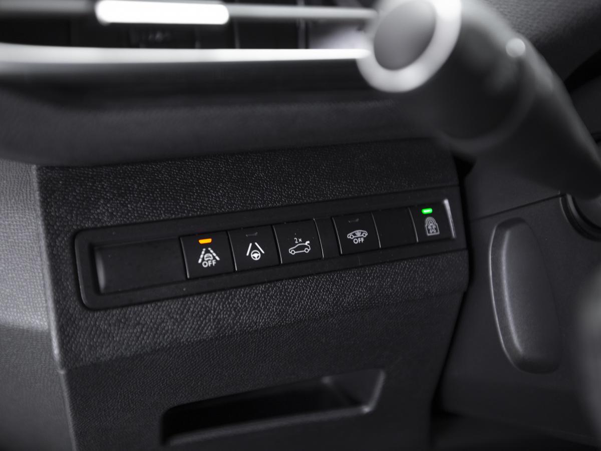 peugeot-5008-2023-diesel-1499cc