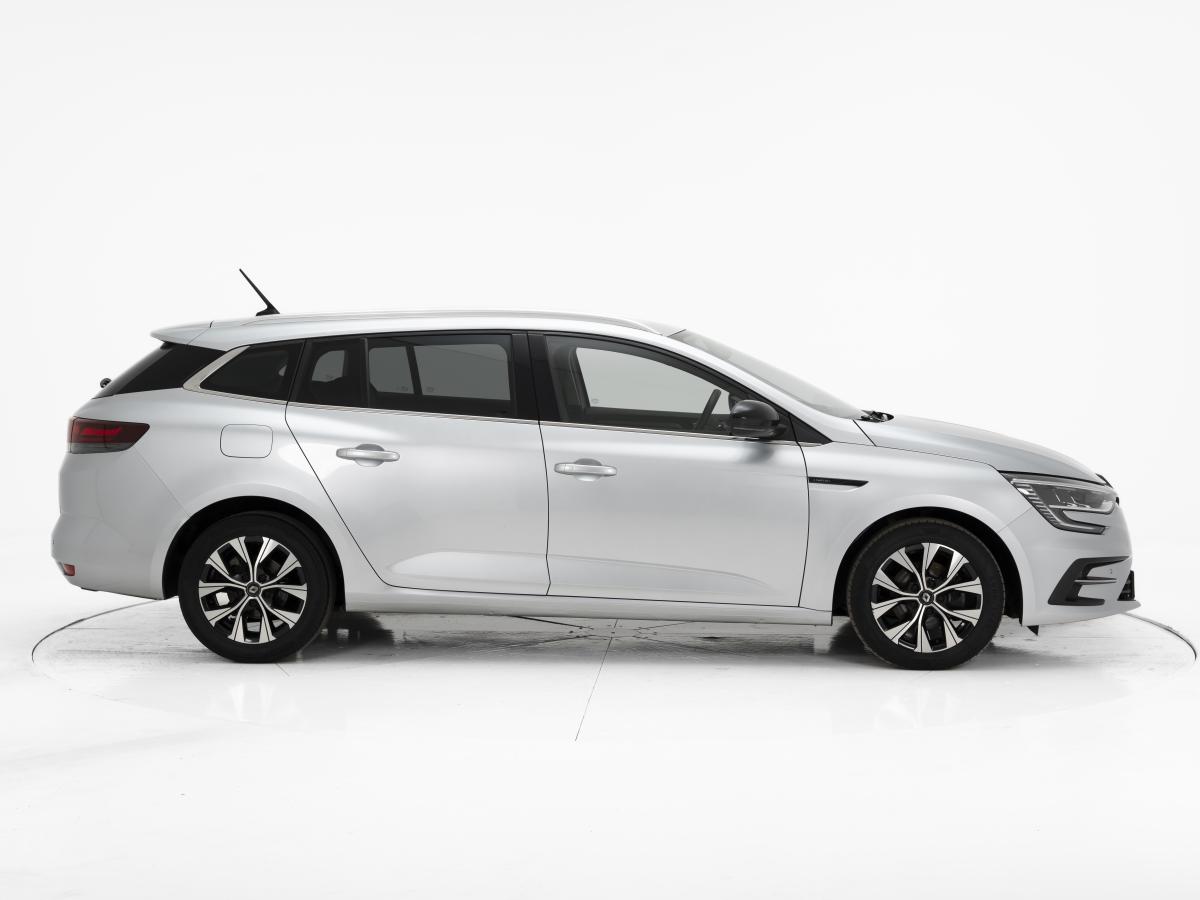 renault-megane-sport-tourer-2022-diesel-1461cc