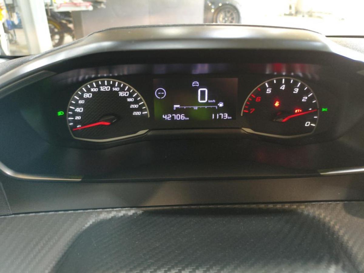 peugeot-208-2022-gasolina-1199cc