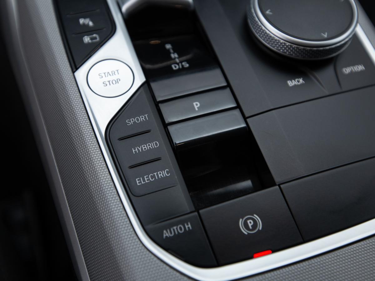 bmw-serie-3-2023-hibrido-a-gasolina-1998cc