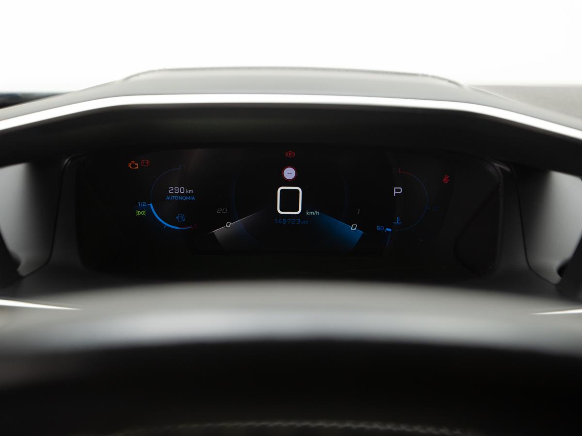peugeot-2008-2021-diesel-1499cc