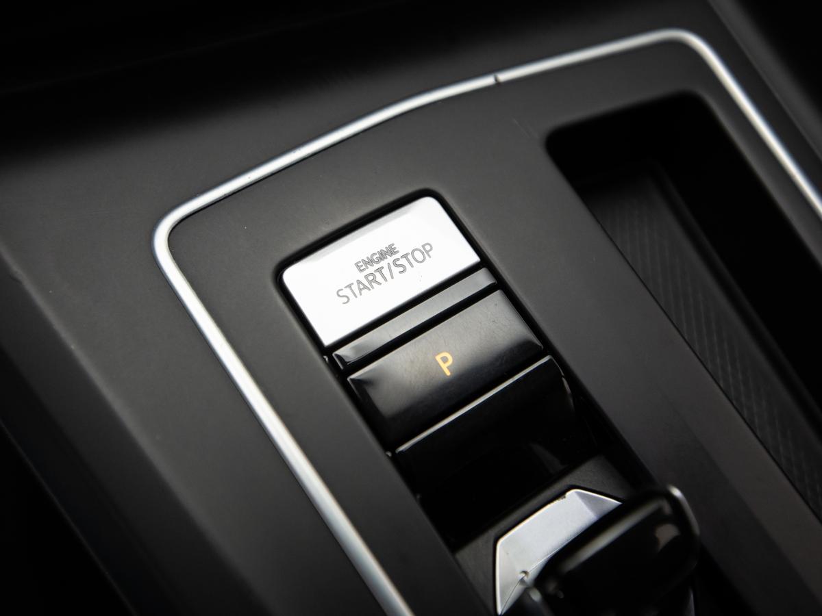 volkswagen-golf-2022-gpl-1498cc