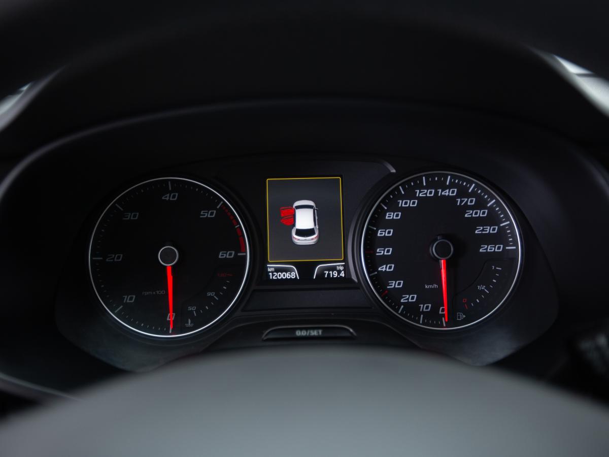 seat-leon-2015-diesel-1598cc