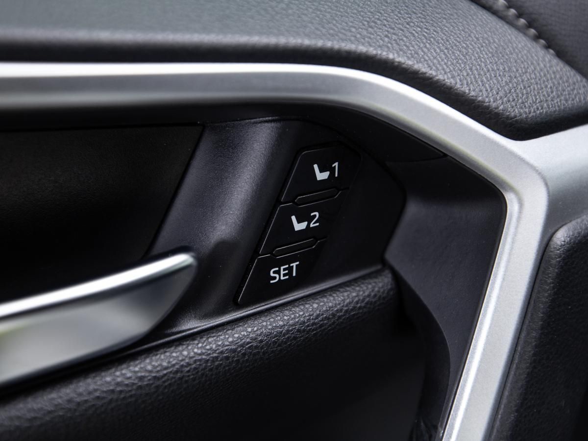 toyota-rav4-2022-hibrido-a-gasolina-2487cc