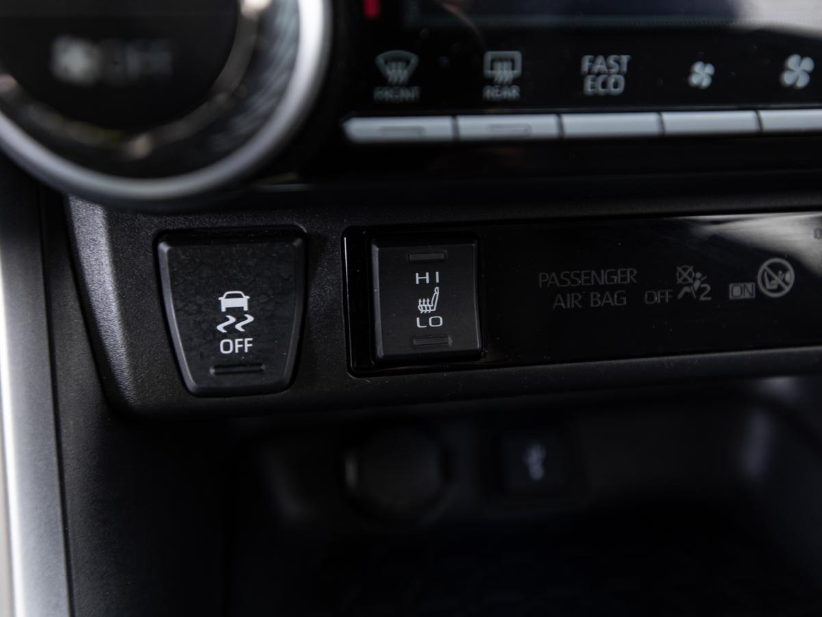 toyota-rav4-2022-hibrido-a-gasolina-2487cc