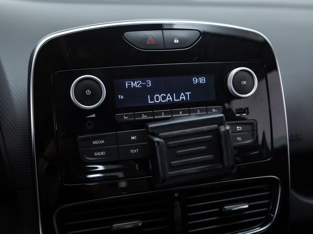 renault-clio-sport-tourer-2017-diesel-1461cc