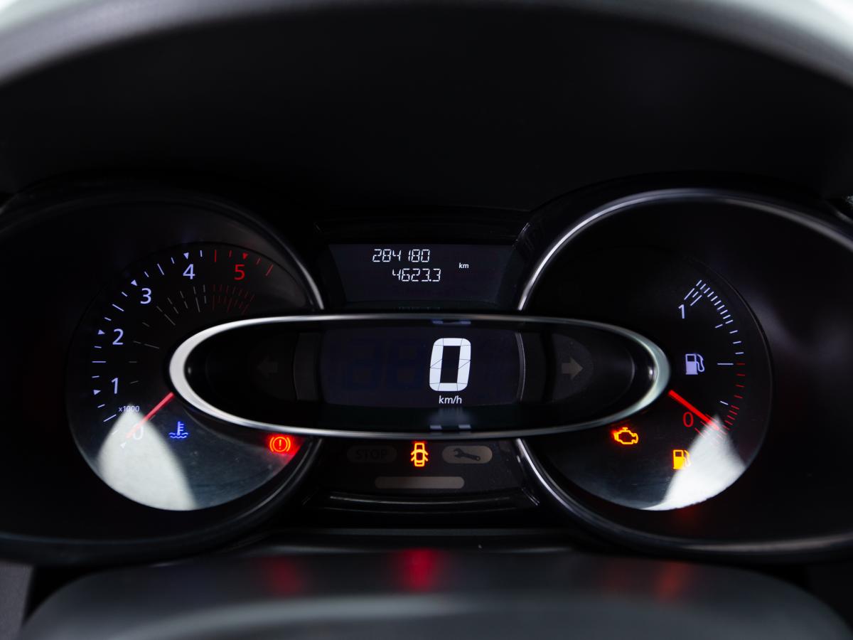 renault-clio-sport-tourer-2017-diesel-1461cc