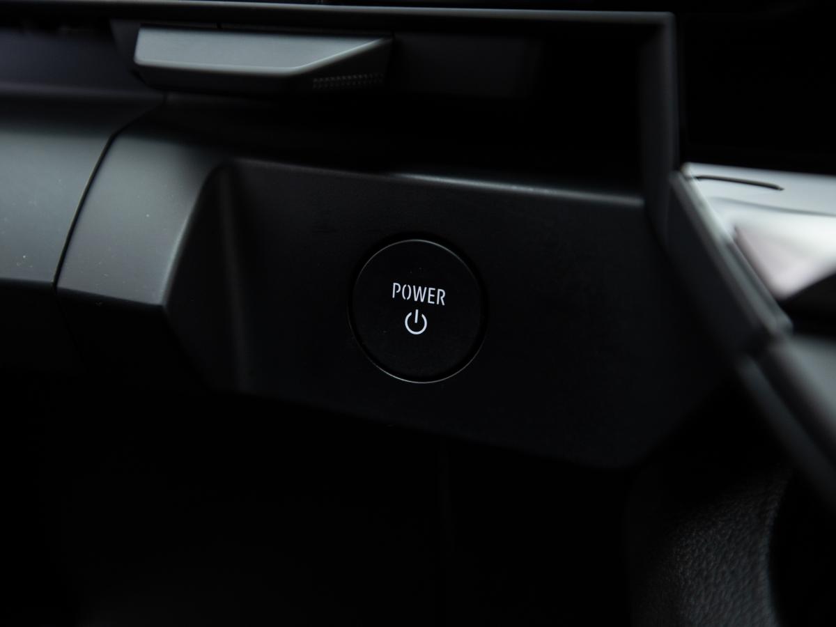 renault-megane-e-tech-2023-eletrico-0cc