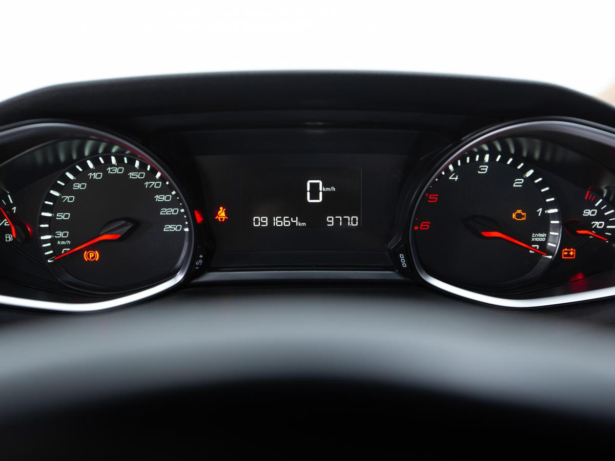 peugeot-308-2019-diesel-1499cc