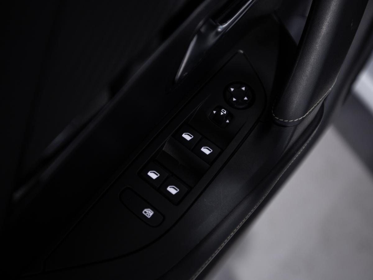 peugeot-e-2008-2021-eletrico-0cc
