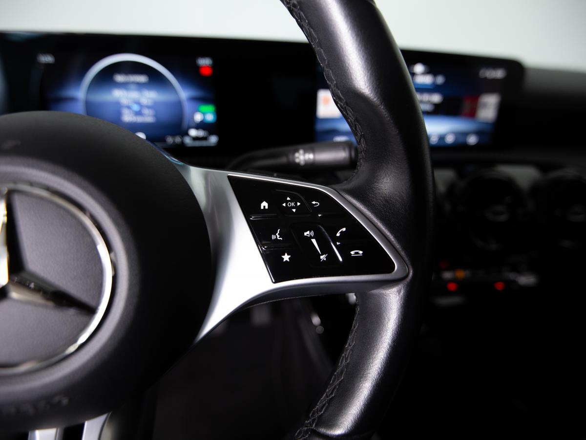 mercedes-benz-classe-a-2023-hibrido-a-gasolina-1332cc