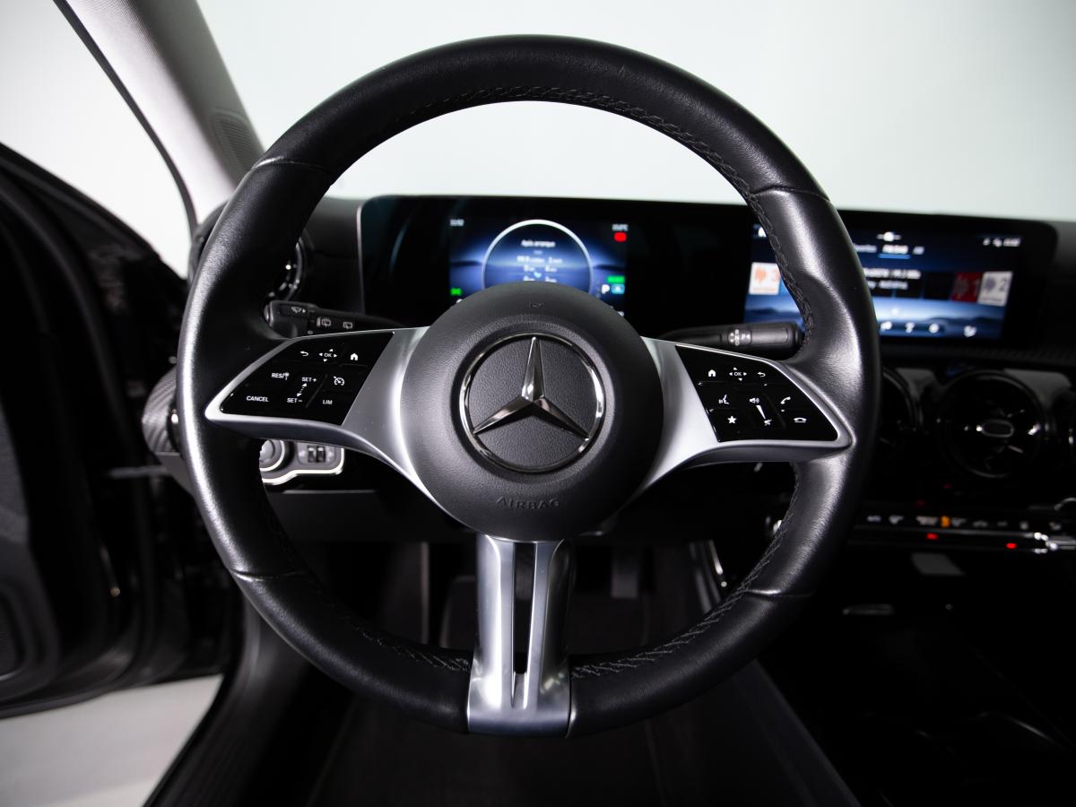 mercedes-benz-classe-a-2023-hibrido-a-gasolina-1332cc