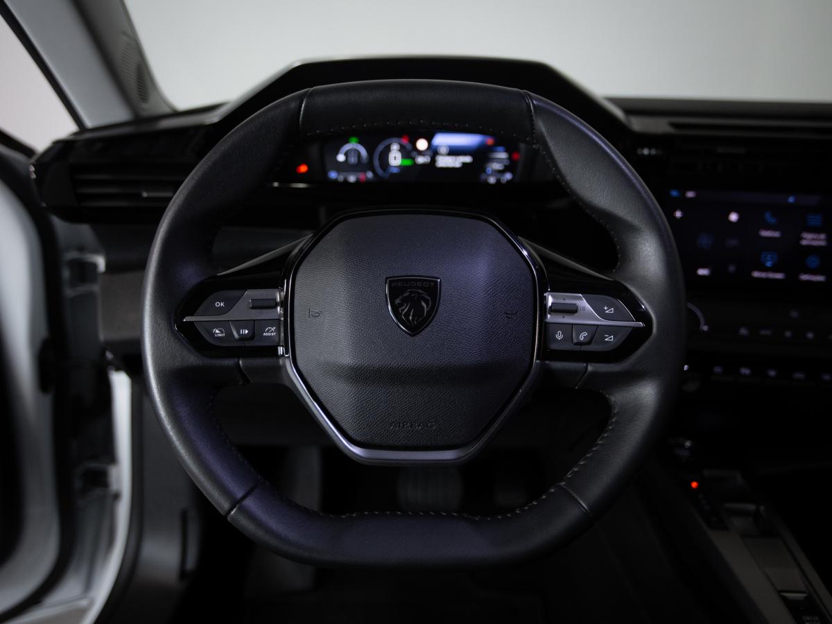 peugeot-308-2023-hibrido-a-gasolina-1598cc