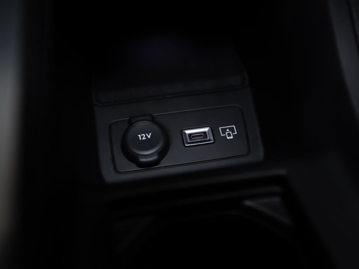 peugeot-308-2023-hibrido-a-gasolina-1598cc