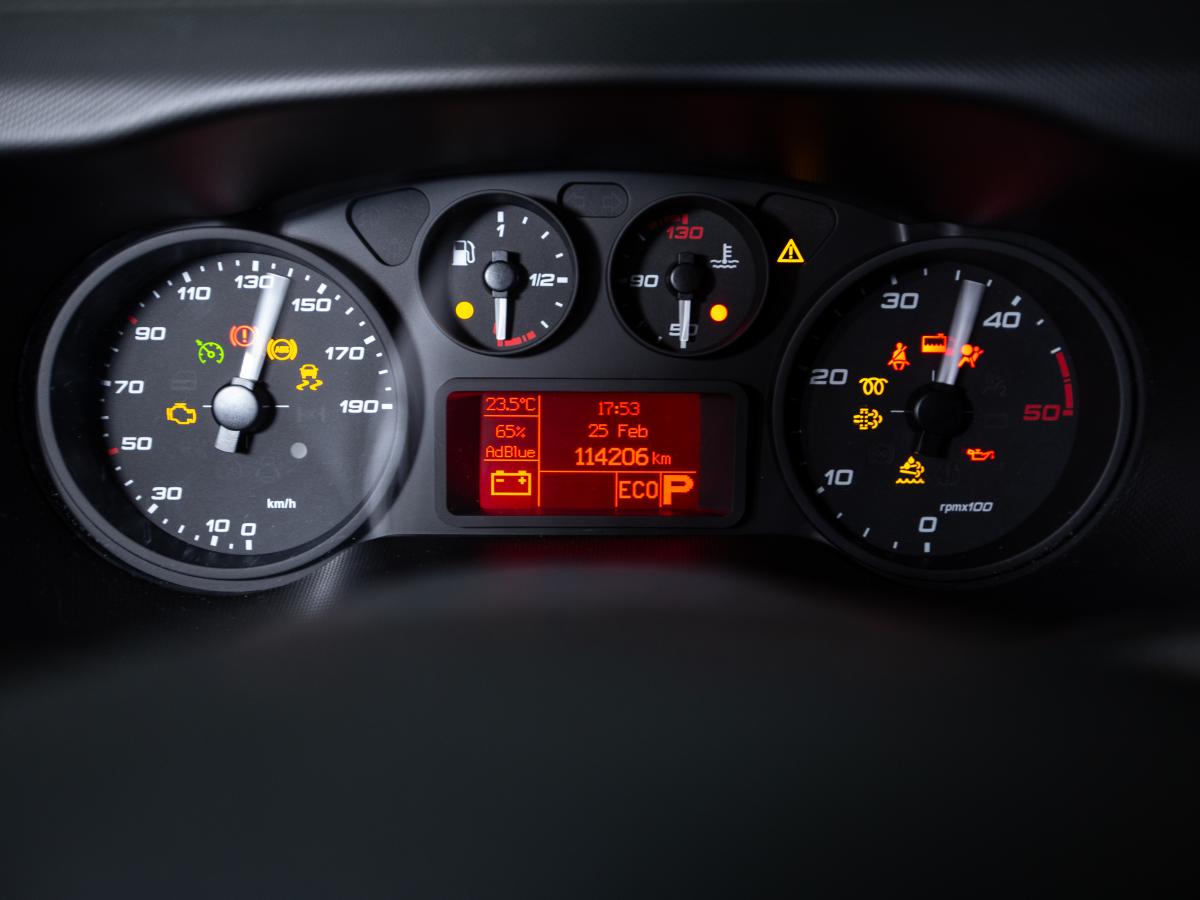 iveco-daily-2022-diesel-2287cc