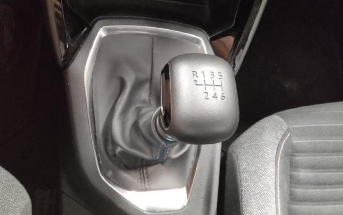 peugeot-208-2023-gasolina-1199cc