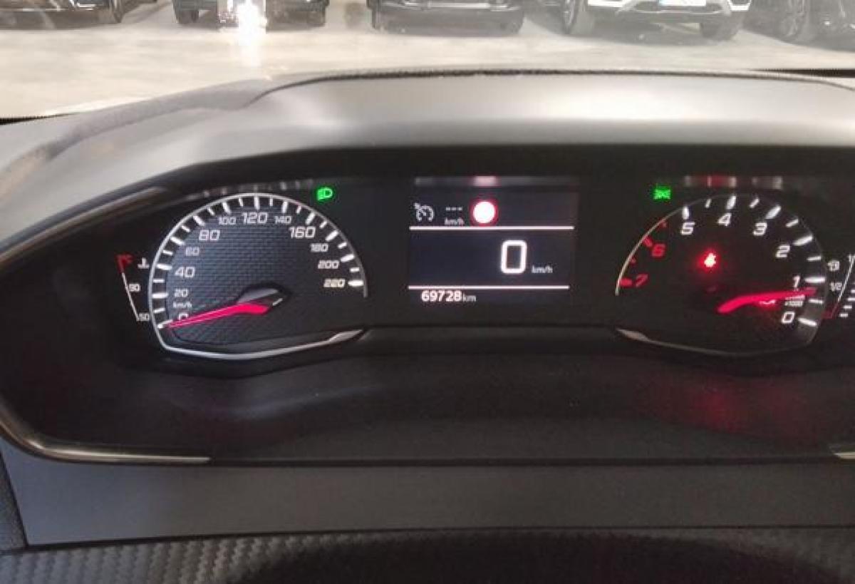 peugeot-208-2023-gasolina-1199cc