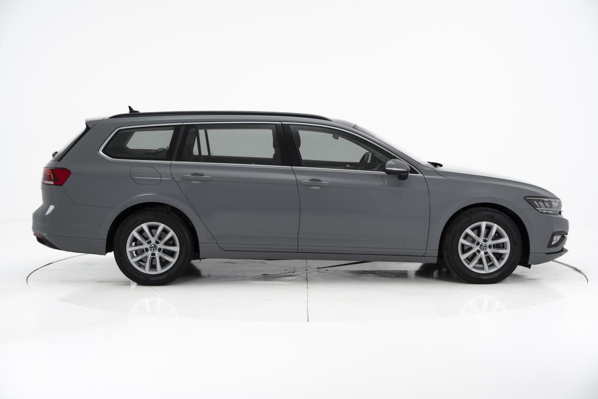 volkswagen-passat-variant-2022-diesel-1968cc