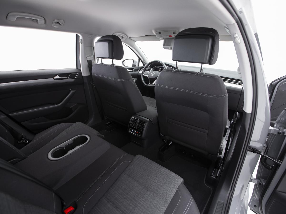 volkswagen-passat-variant-2022-diesel-1968cc