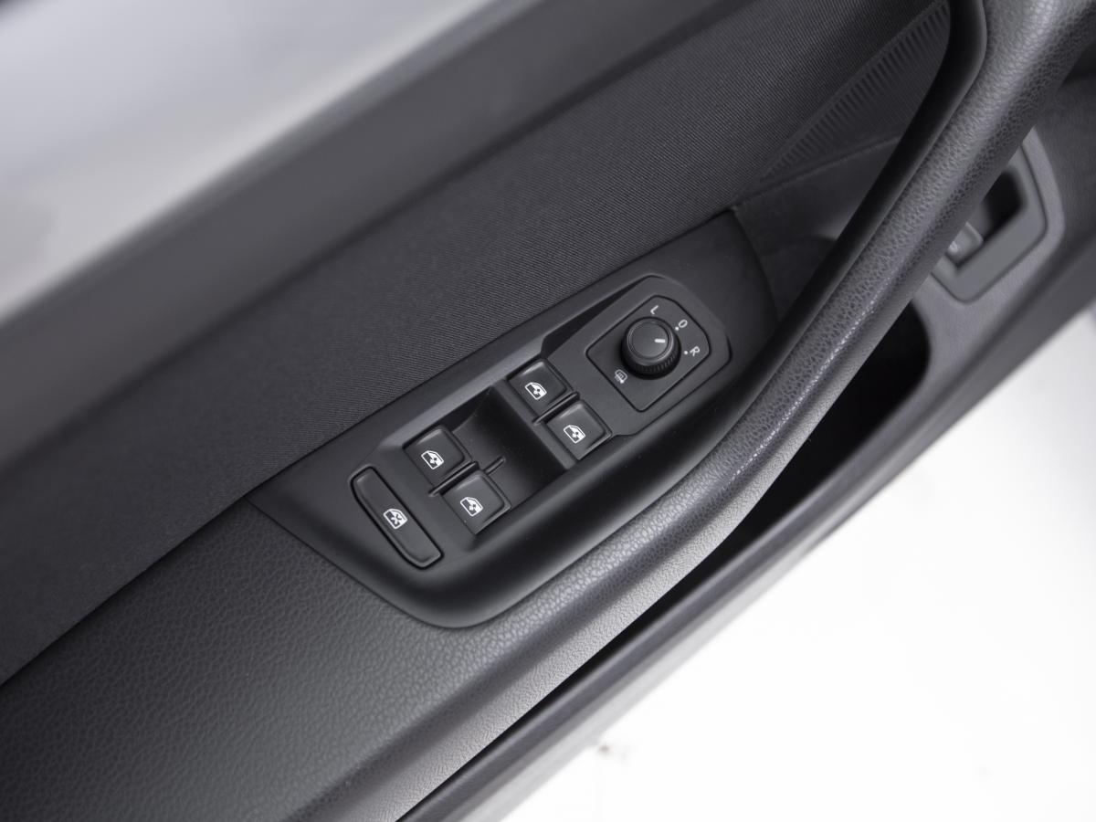 volkswagen-passat-variant-2022-diesel-1968cc