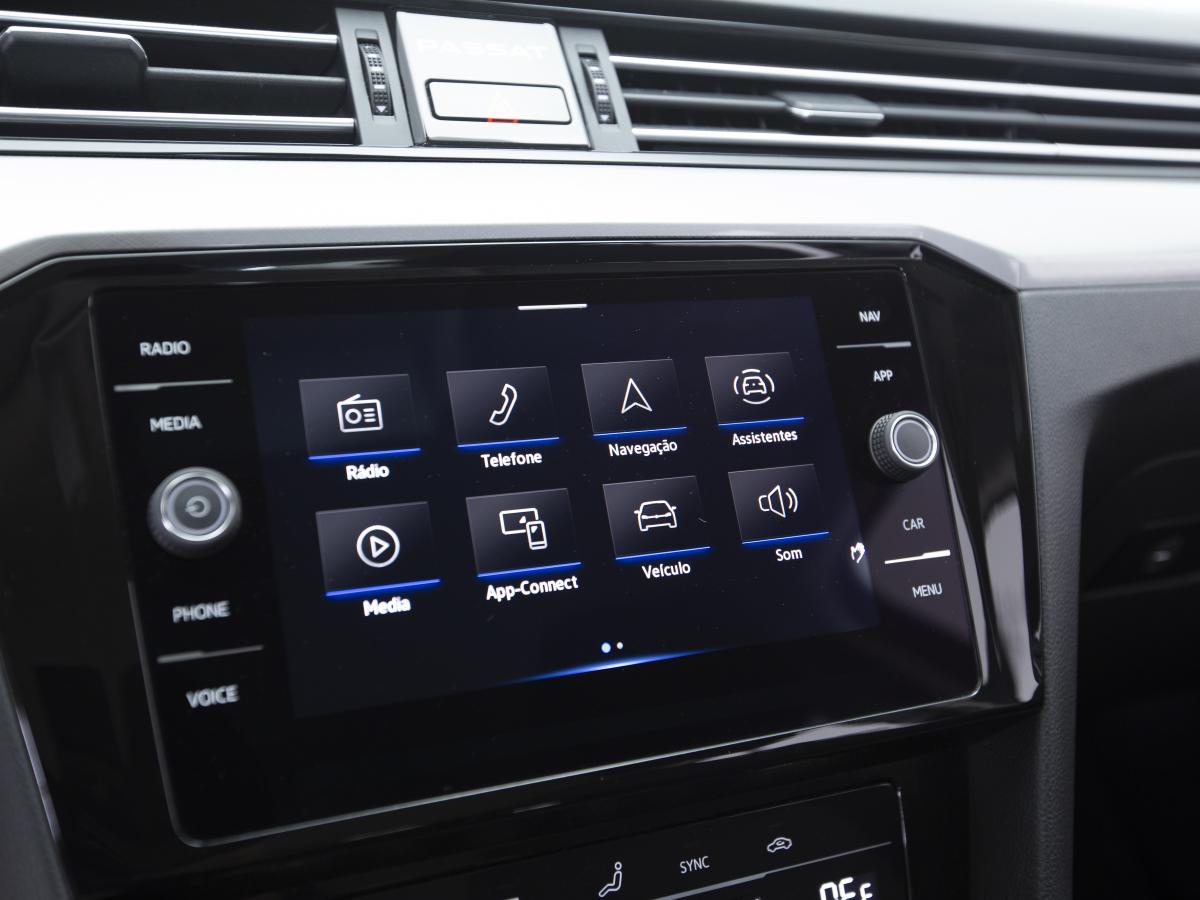 volkswagen-passat-variant-2022-diesel-1968cc