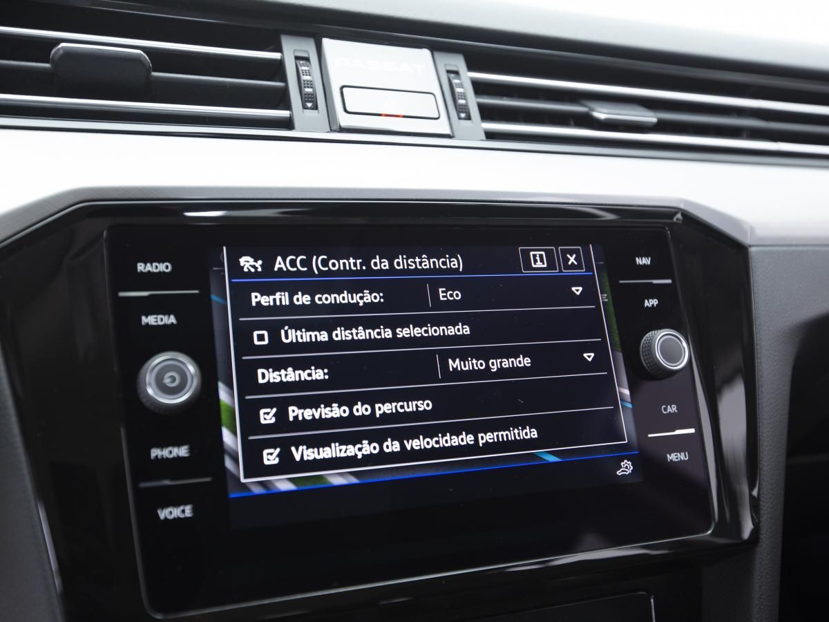 volkswagen-passat-variant-2022-diesel-1968cc