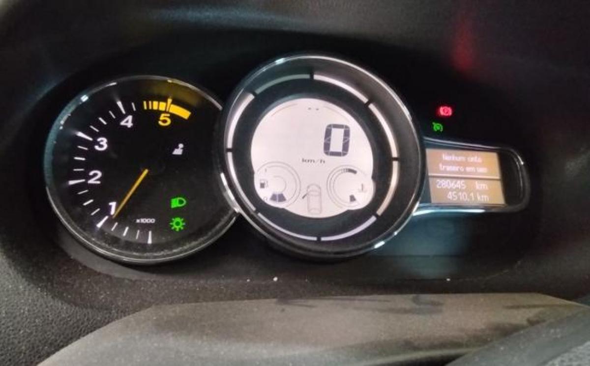 renault-megane-sport-tourer-2013-diesel-1598cc