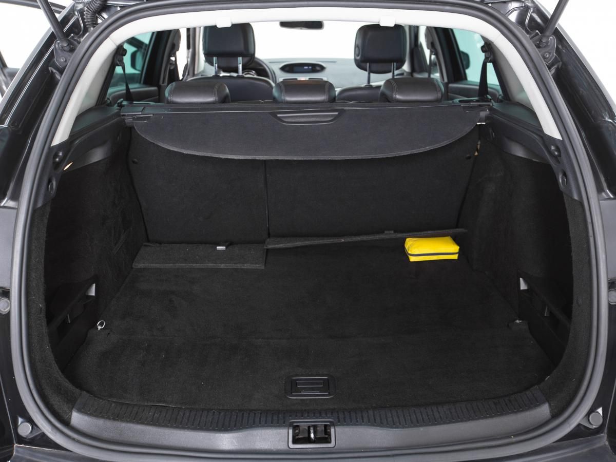 renault-megane-sport-tourer-2011-diesel-1461cc