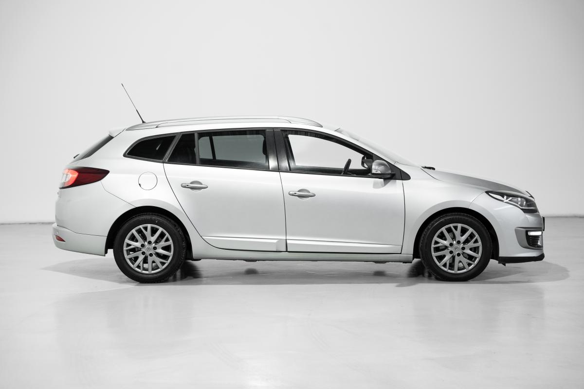 renault-megane-sport-tourer-2015-diesel-1461cc