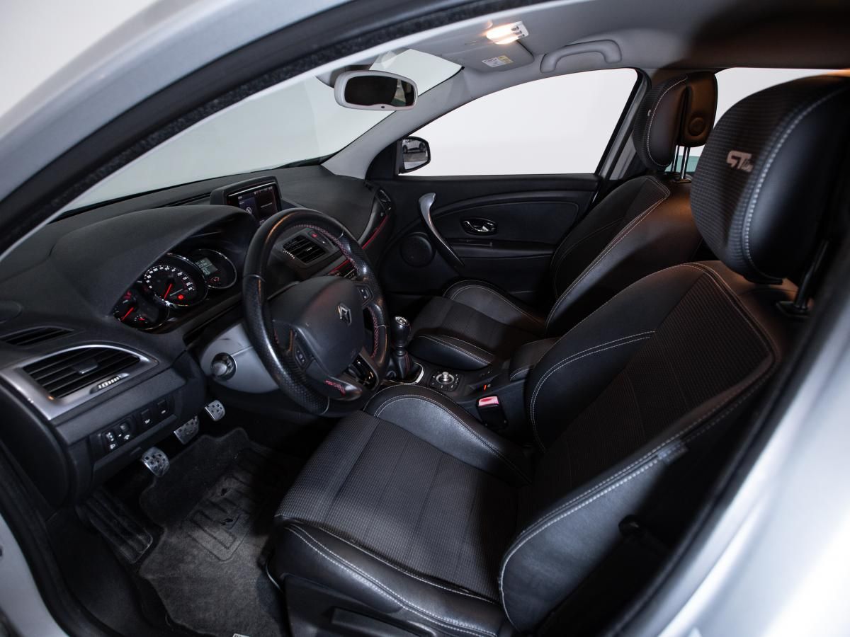renault-megane-sport-tourer-2015-diesel-1461cc