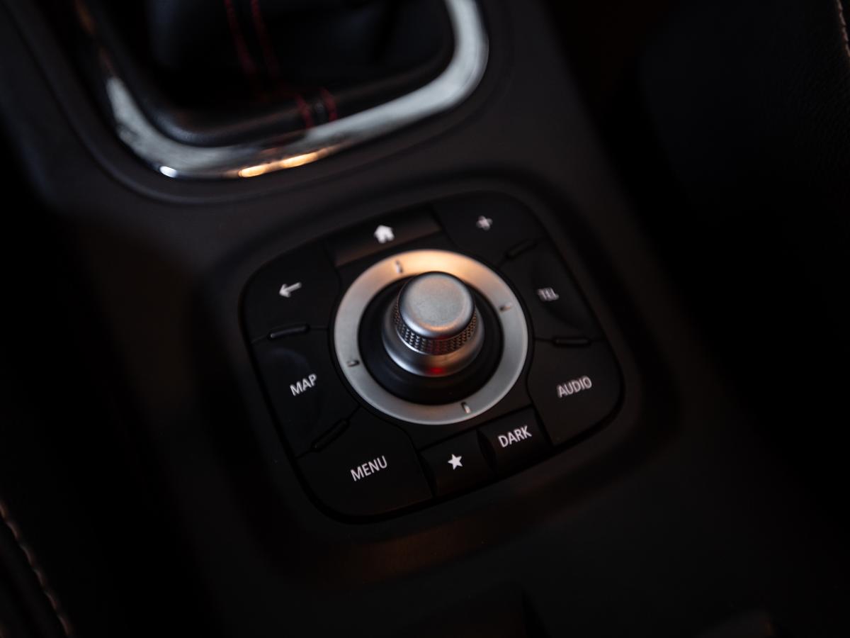 renault-megane-sport-tourer-2015-diesel-1461cc