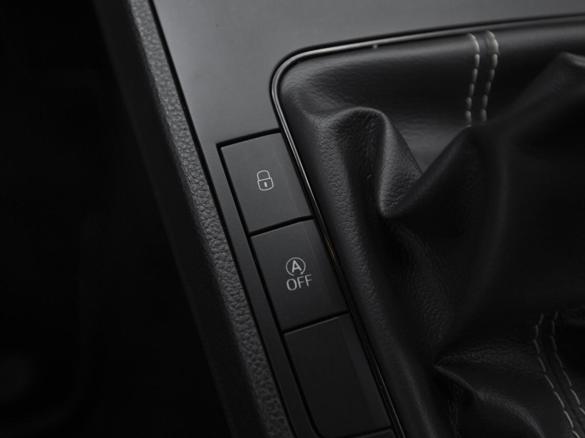 seat-ibiza-2023-gasolina-999cc