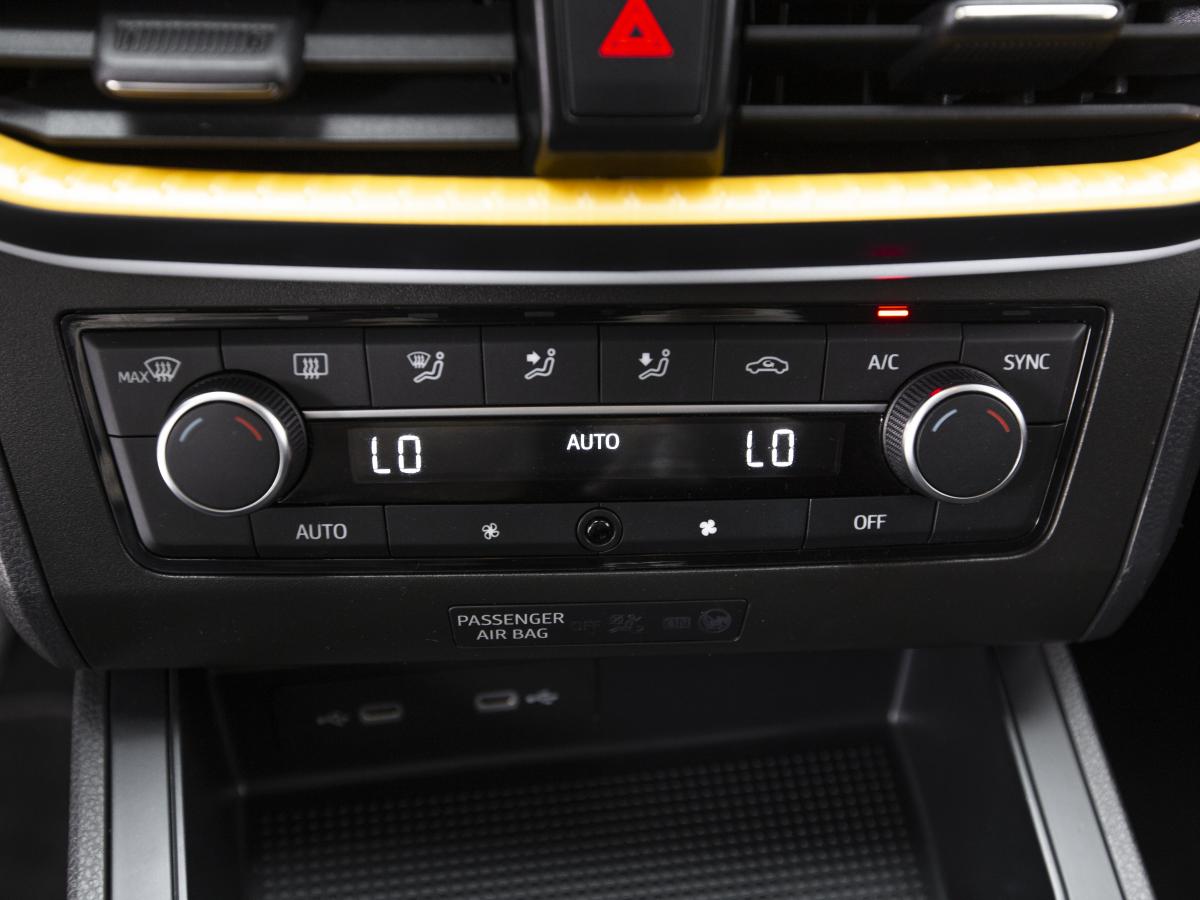 seat-ibiza-2023-gasolina-999cc