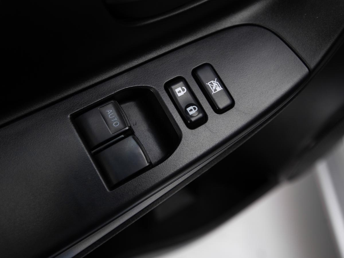 toyota-yaris-2019-hibrido-a-gasolina-1497cc