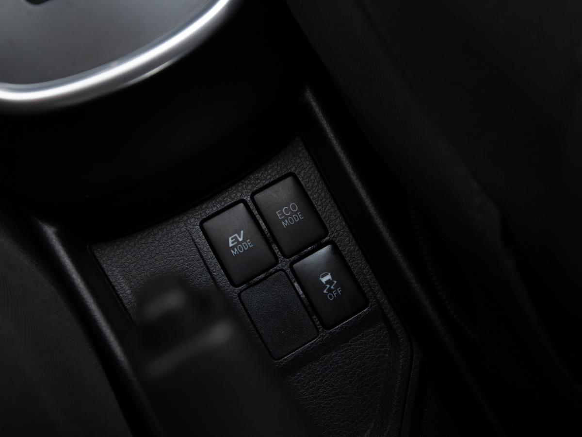 toyota-yaris-2019-hibrido-a-gasolina-1497cc