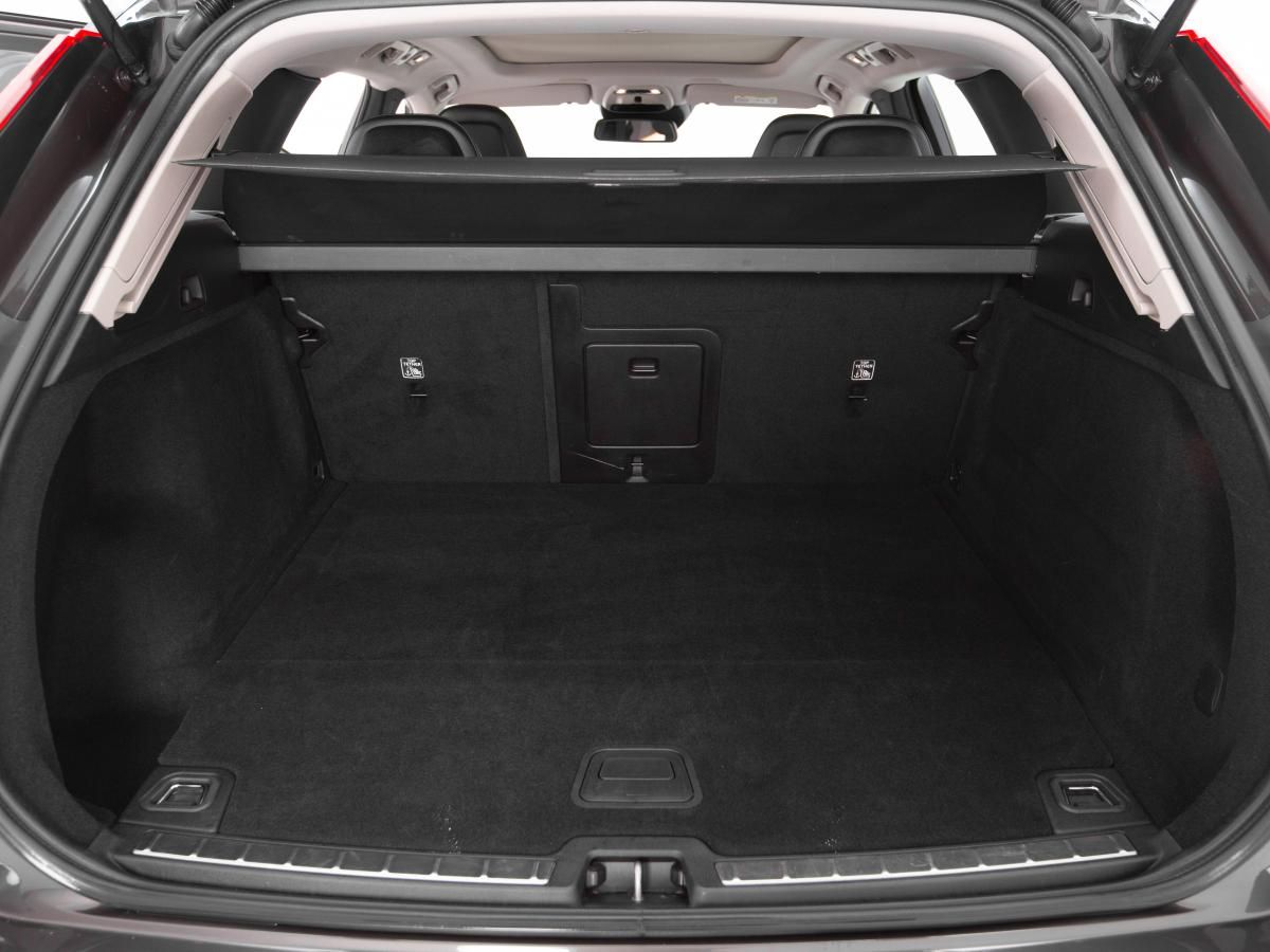 volvo-xc60-2018-hibrido-a-gasolina-1969cc