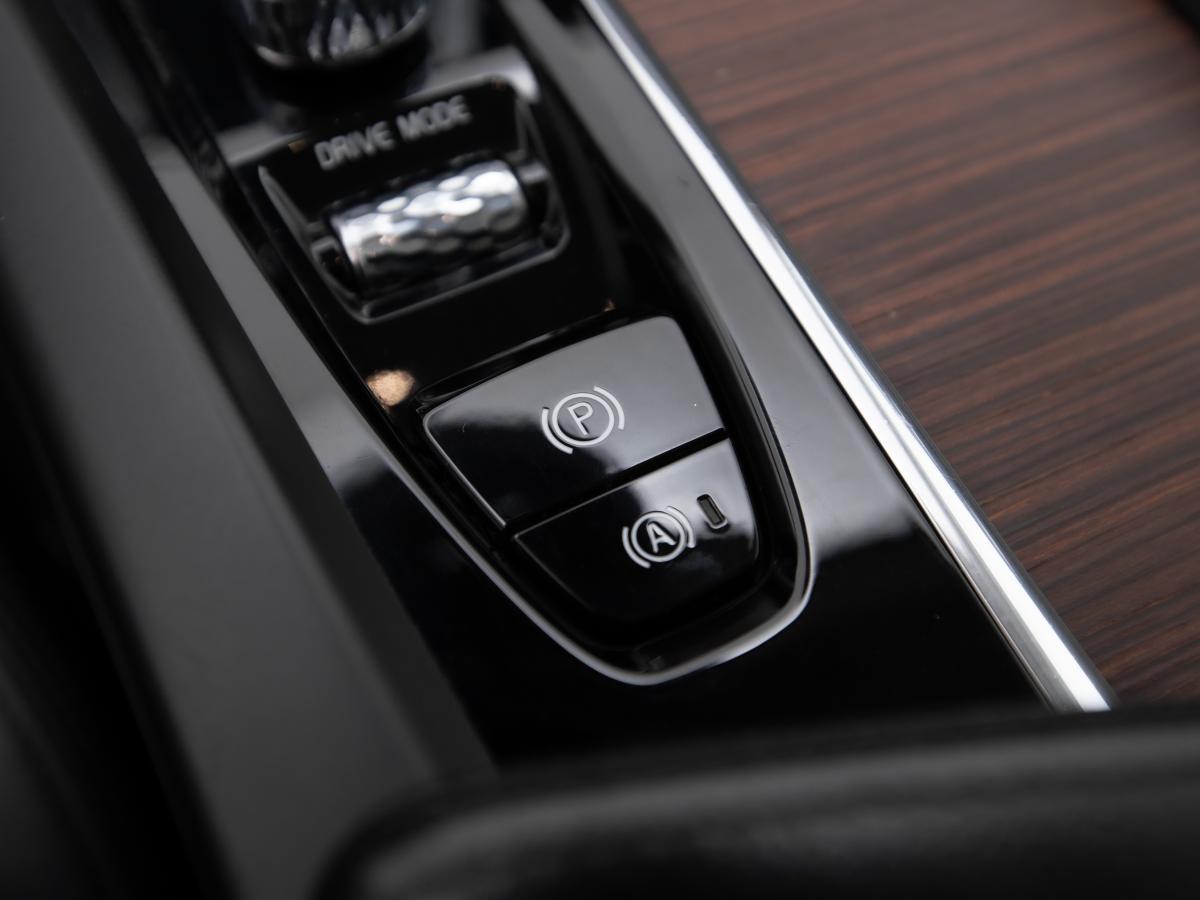 volvo-xc60-2018-hibrido-a-gasolina-1969cc