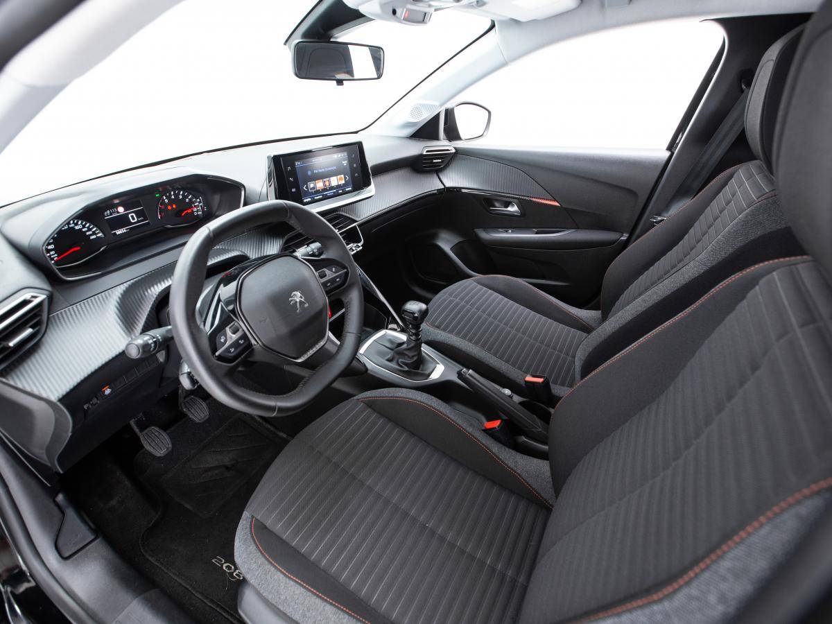 peugeot-208-2023-gasolina-1199cc