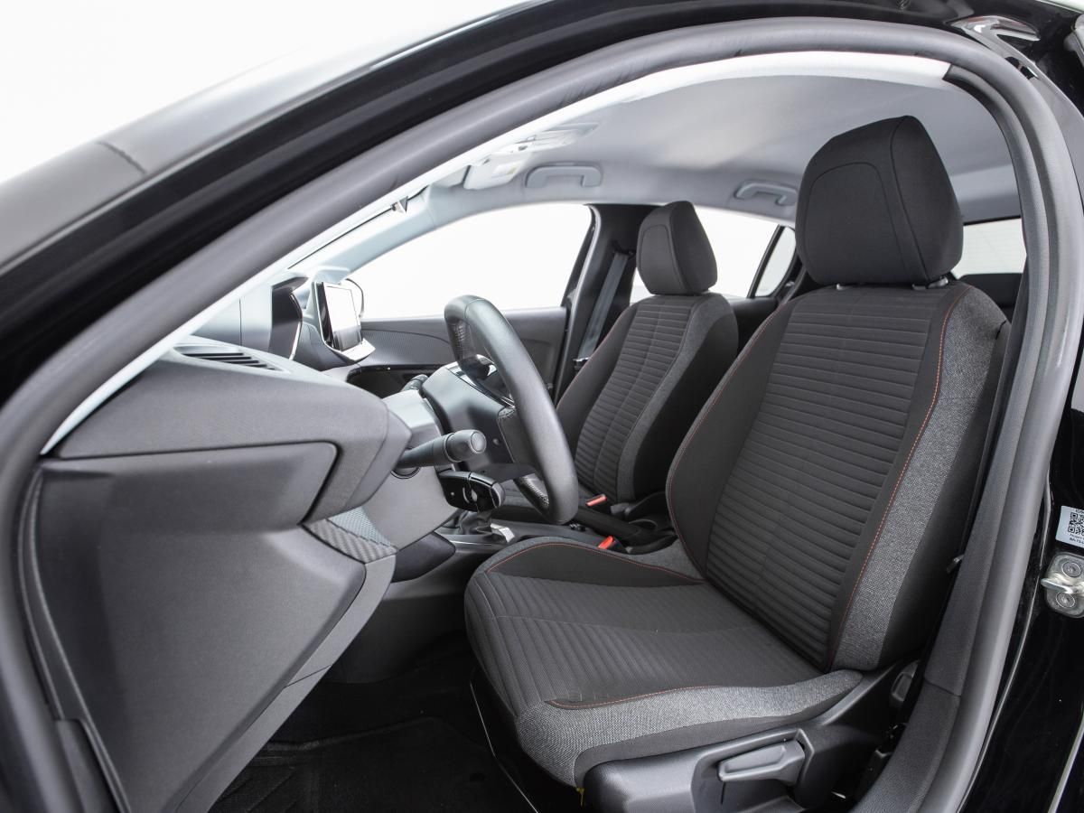 peugeot-208-2023-gasolina-1199cc