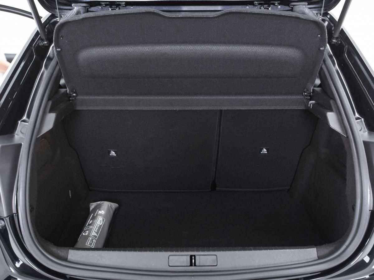 peugeot-208-2023-gasolina-1199cc