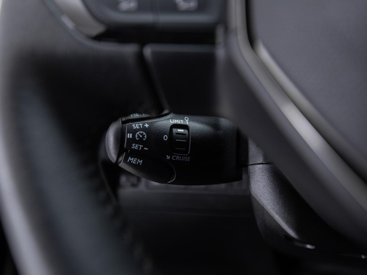 peugeot-208-2023-gasolina-1199cc
