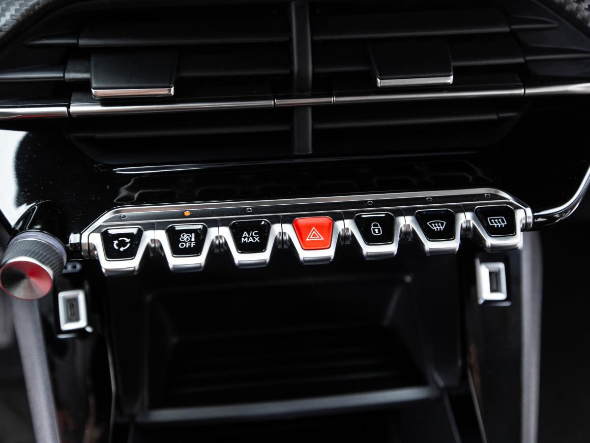 peugeot-208-2023-gasolina-1199cc