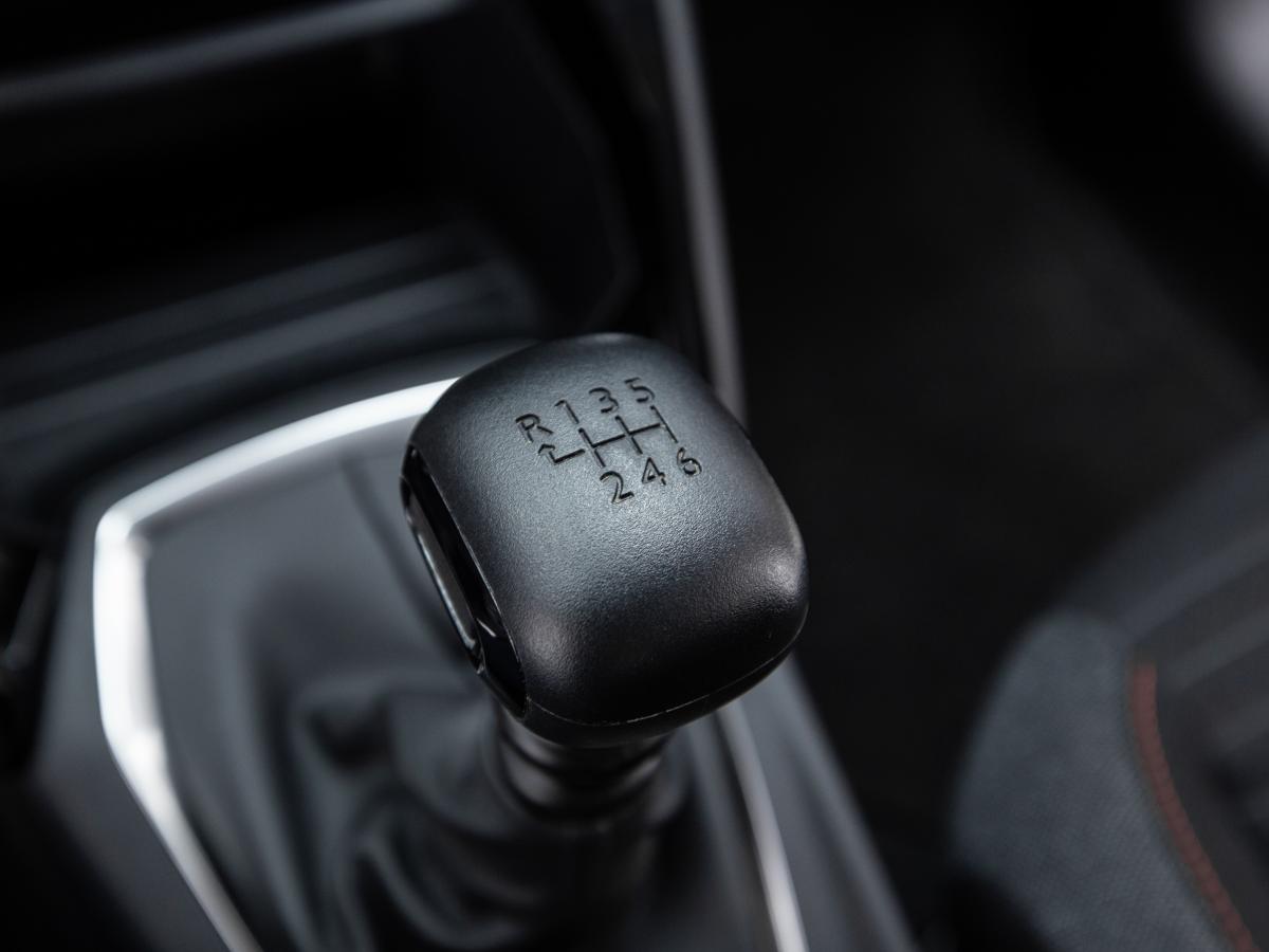 peugeot-208-2023-gasolina-1199cc