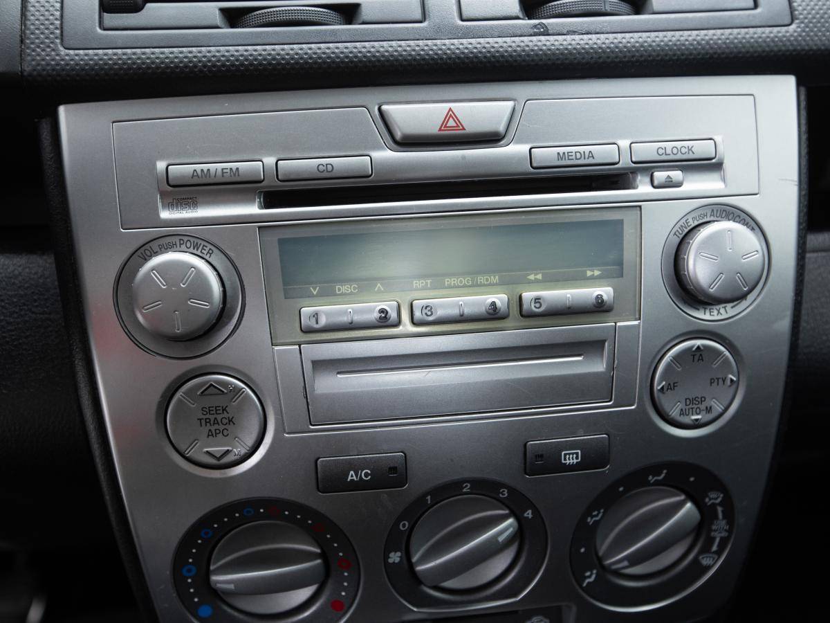 mazda-2-2007-gasolina-1242cc