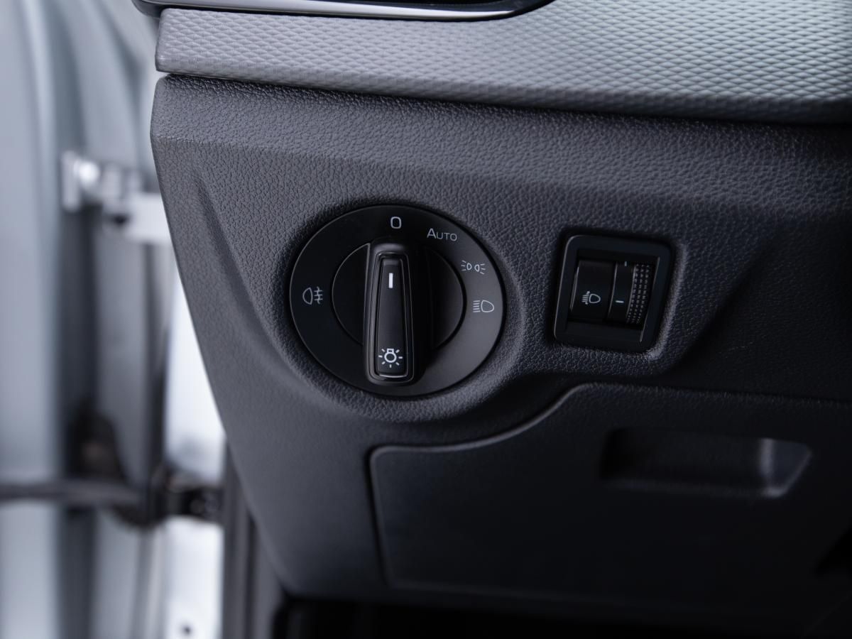 skoda-kamiq-2023-gasolina-999cc