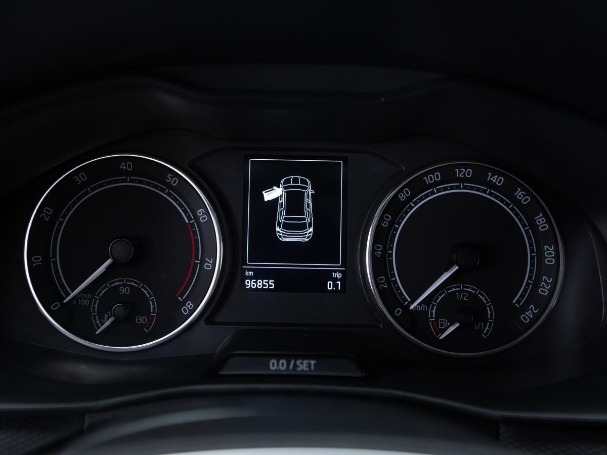skoda-kamiq-2023-gasolina-999cc