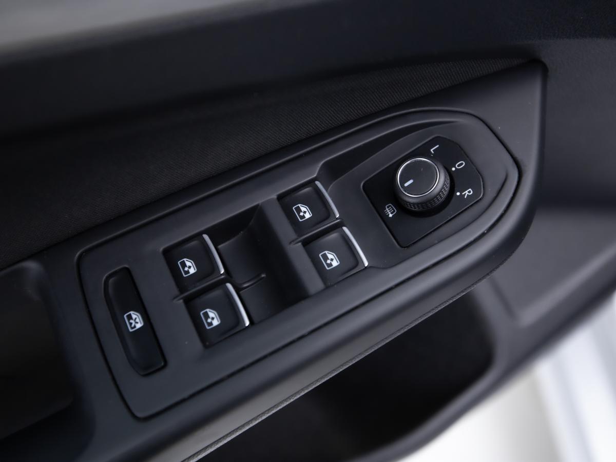 volkswagen-golf-variant-2021-diesel-1968cc